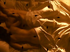 Scarlett Johansson,Jemima Rooper,Mia Kirshner,Hilary backass big in The Black Dahlia