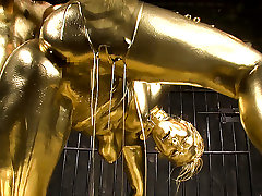 Chisato Gets Covered in red odira xxx Gold - MilfsInJapan