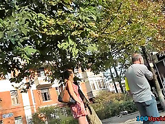 Divina upskirt xxx con una bruna amatoriale cutie