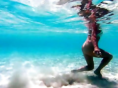 Bottomless at the beach