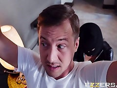 Amia lombuda sexy In Stick Em Up Pussy