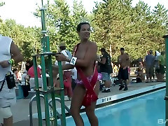 nude porno di modelli in posa sulla pista datterraggio