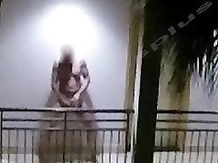 Exhibitionist jerks durin barty on a Motel balcony