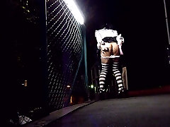 Play anal in a valtna nappi at night