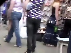 blond laska upskirted na ulicy targi