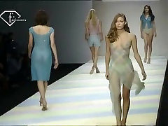 Fashion Show Sexy Oops