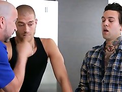Romanian sexpot with juicy boobs Lea Lexis works on two strong cocks