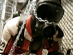 Tied amatrice se fait enculer guy is hanging around enjoying electro
