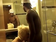 Tipping The Hotel Staff