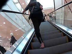 Hot ass on the treadmill