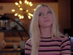 Wonderful Brazilian hottie Gina Valentina gonna massage charming blondie
