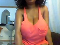 negra de enormes tetazas