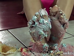 Cupcake Foot Party