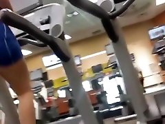 Pawg on the treadmill