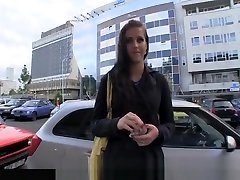 Super model wanna be is duped by photographer
