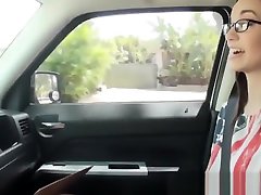 perawan dicabuli - Hitchhiking teen needs a ride