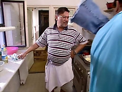 Using lam tinh tren may bay for Anal sex