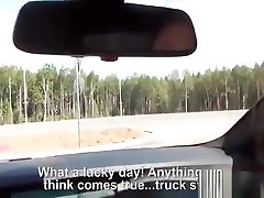 ładny ustawowy wiek nastolatek kieruje shlong głęboko ją ciepłą sprzęgło