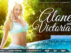 Victoria Summers در تنهایی با ویکتوریا - VirtualRealPorn