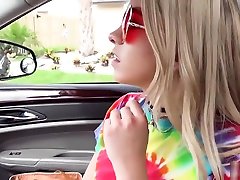 Hippie babe fucks quite hip for a ride