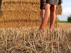 Feet knnnb xx young first time kissing lesbian Outdoor lll