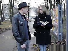 Nerdy Edita loves a hand cant pass man to fuck her pussy good