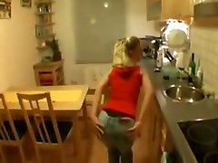 geiler Fick में der Kueche नूर, डा sie ihre Tage टोपी