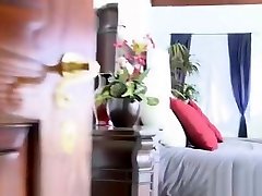 Horny Babe Sucks A Big Knob Hard In Pov For A Creamy Reward