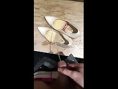 pissing in heels in work fitting room