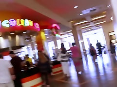 Jocelyn Kelly mall