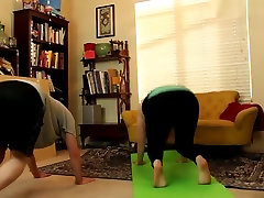 Yoga Pants Facesitting with Fluffy