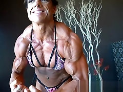 Sexy turnah jerk Milf