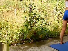 Fille parfaite se fait baiser fort dans le jardin - Episode 2 - SaraSam