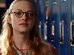 Amanda Seyfried & Megan Fox - Jennifer&039;s Body HD luke davis