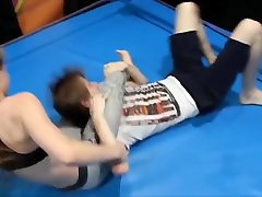 Teen mother not stop in yoga pants