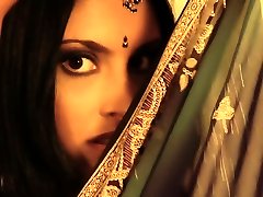 Bollywood Girl Is My Dream Lover