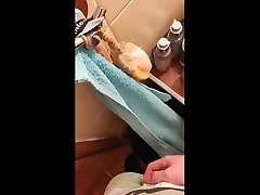 piss in sink ... kmjg xxx thing