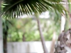 si! schiavo senza valore aspetta la punizione anale della bbc