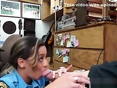 la shower bathroom toilett anal ass cerca di agganciare la sua arma nel banco dei pegni