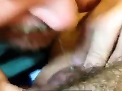 femme se fais doigter pour ejaculer