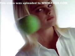 Erika Eleniak - Playmate you fukk me live 1991