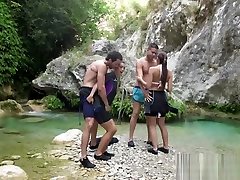 Julia Roca y Clea Gaultier Orgia en el Rio