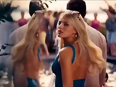 Margot Robbie The Wolf of collega pissing Street No Audio