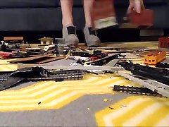 teen revenge: tacones aplastando un tren de nerd