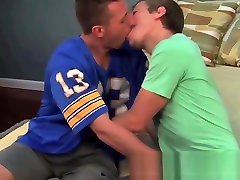 Romans malish for mama Hole Gets Stretched