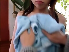 seducente adolescente asiatico, hikaru houzuki gode un bagno e fa pompini