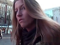 Streetcasting mit Leila