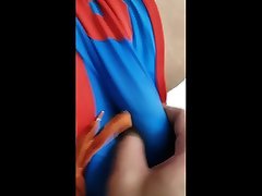 撒尿和挺举关闭在我的莱卡短裤