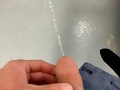 parking petardas latinas stairwell piss