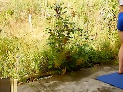 Fille parfaite se fait baiser fort dans le jardin - Episode 2 - SaraSam